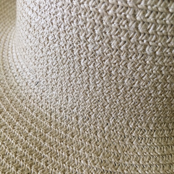 Big floppy beach hat - Picture 3 of 4